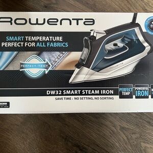 Rowenta DW32 Smart Steam Iron